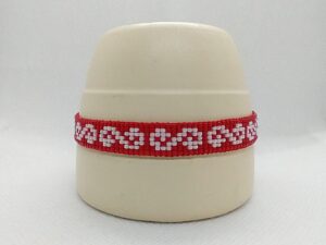 Brăţară ţesută fin, culoare roşie, motiv tradiţional cârlig