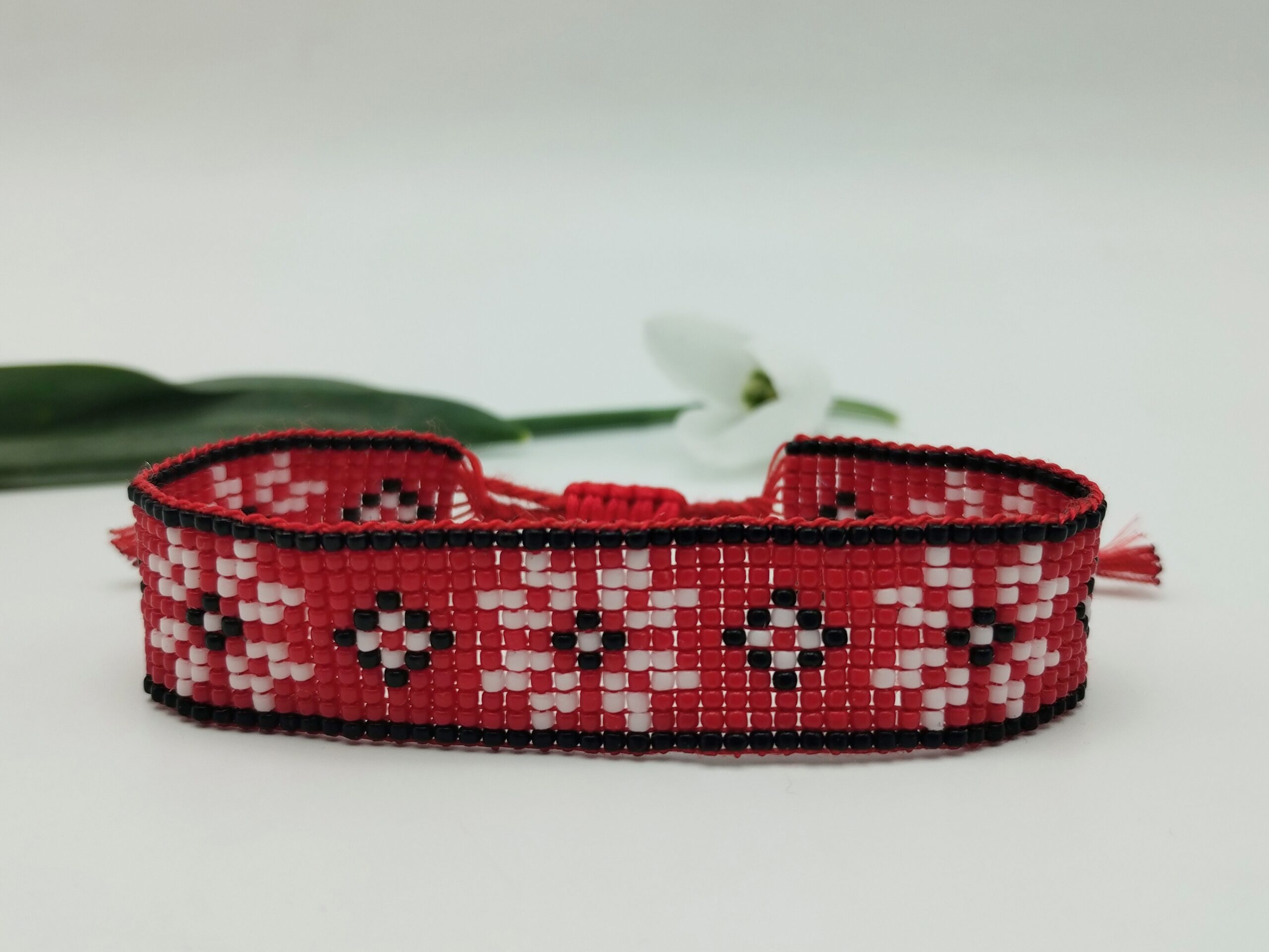 Brăţara ţesută fin, motiv alb-roșu, stea - imagine 2