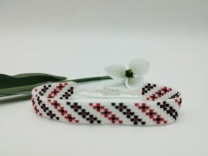 Brăţară ţesută fin, culoare roşu-negru, motiv diagonal